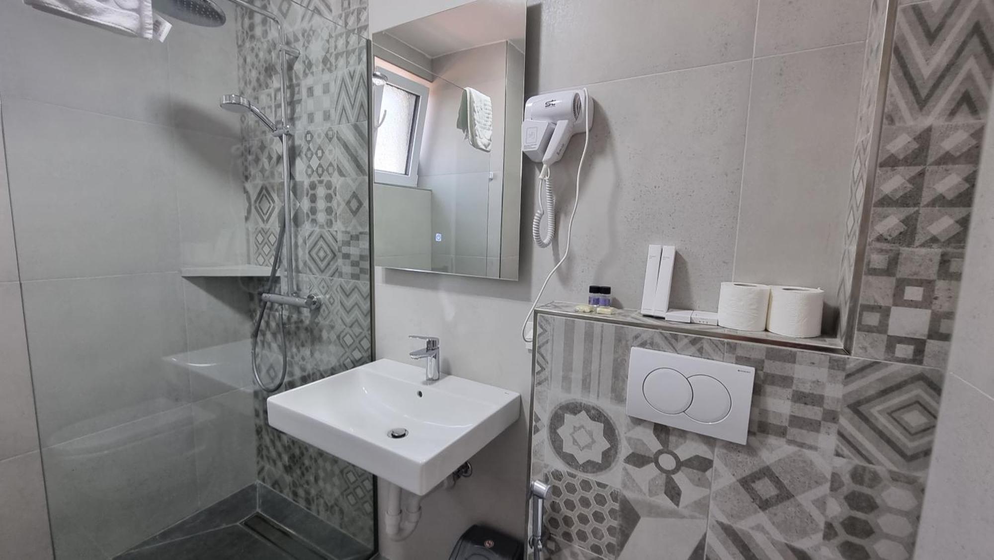 Hotel Luciano Струга Екстериор снимка